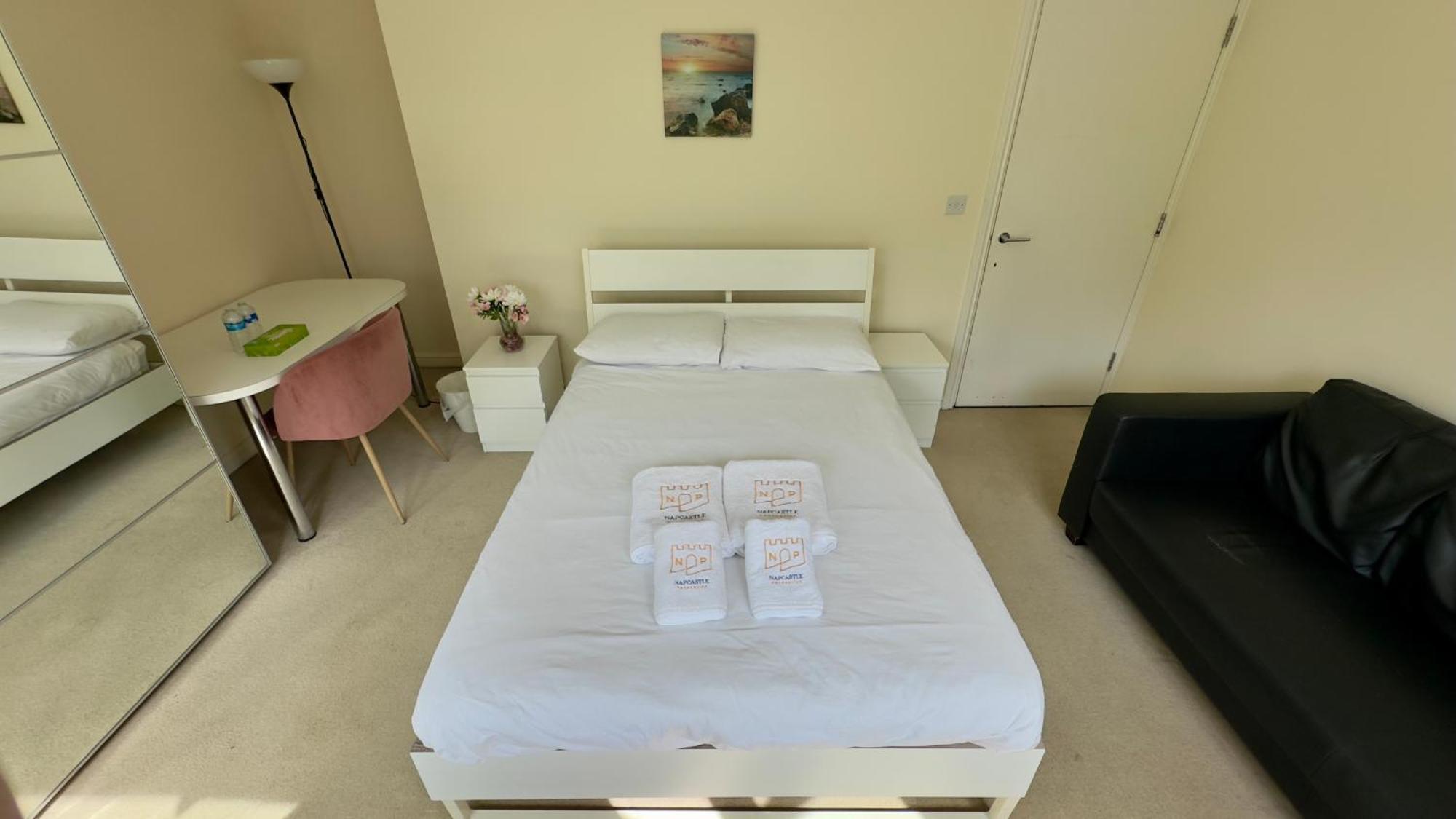 Napcastle Caledonian Park Hotell London Eksteriør bilde